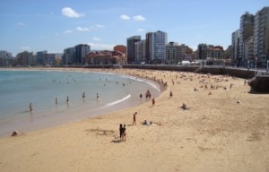 Playa de San Lorenzo, Gijón. Imagen: © V. Yepes