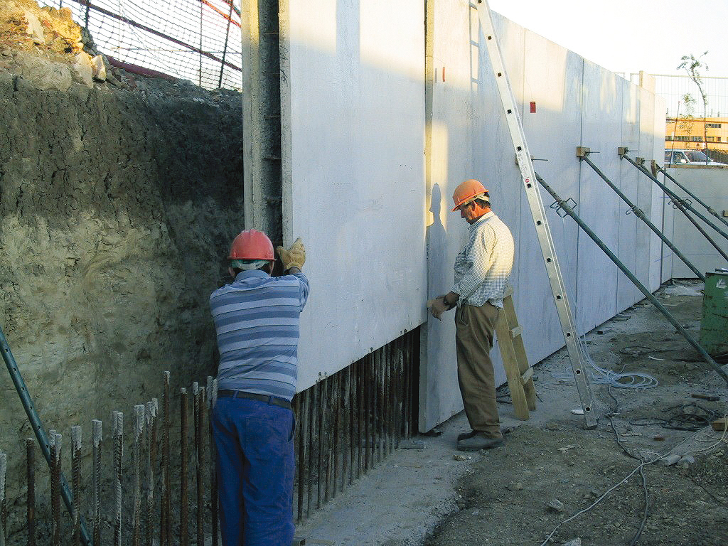 Montaje de muros prefabricados – El blog de Víctor Yepes